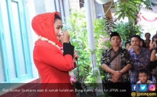 Air Mata Puti Soekarno Jatuh di Rumah Kelahiran Bung Karno - JPNN.com