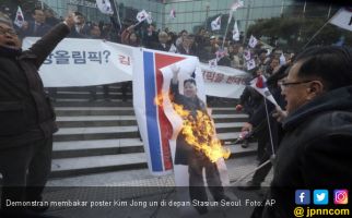 Warga Korsel Beramai-ramai Bakar Kim Jong Un - JPNN.com