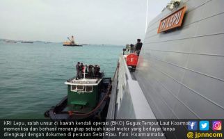 KRI Lepu-861 Bergerak Menuju Sasaran Usai Menerima Laporan - JPNN.com