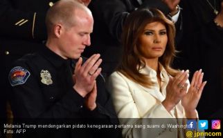 Skandal Bintang Bokep Bikin Nyonya Trump Ngambek Dua Minggu - JPNN.com