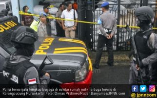 Densus 88 Juga Geledah Rumah Istri Ketiga Sidik - JPNN.com