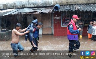 Penderita Stroke Nyaris Terjebak Banjir - JPNN.com