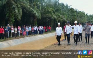 Tiba di Dharmasraya, Jokowi Tinjau Proyek P3TGAI di Sitiung - JPNN.com