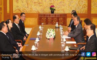 Pertemuan Bersejarah Adik Kim Jong un dan Presiden Korsel - JPNN.com