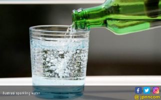 Sparkling Water Bikin Kamu Sering Kentut Loh, Ini Alasannya - JPNN.com