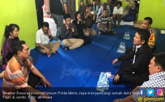 Polda Metro Takziah ke Rumah Duka Bripka Fajar - JPNN.com