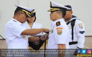 Dansatrol Mengukuhkan 3 Jabatan Komandan Kapal Perang TNI AL - JPNN.com