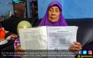 Kisah Ibu Tua Digugat Empat Anak Kandungnya - JPNN.com