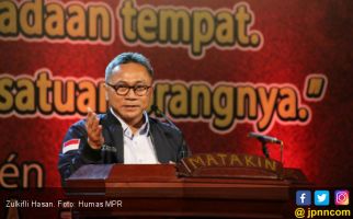 Bang Japar Anugerahi Zulhasan Tokoh Nasional Pembela Umat - JPNN.com