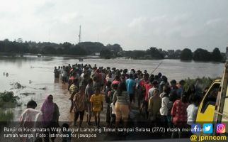 200 Unit Rumah di Lamtim Masih Terendam Banjir - JPNN.com