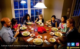 Ini Manfaat Membiasakan Anak Makan Bersama Orang Tua - JPNN.com