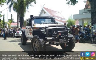 Mobil-mobil Mewah Pak Bupati Bikin Repot KPK - JPNN.com