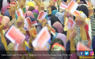 Ratusan Kartu Indonesia Pintar Dibuang, Ada Apa? - JPNN.com