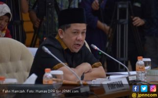 Simak nih, Pendapat Fahri Hamzah soal Honorer K2 - JPNN.com