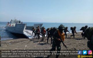 1.050 Prajurit TNI AL Serbu Pantai Jangkar - JPNN.com