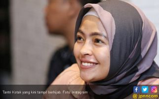 Tantri Kotak Pilih Naik KRL dan Transjakarta - JPNN.com