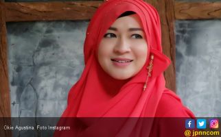 Tubuh Okie Agustina Pernah Keluarkan Paku Bengkok - JPNN.com
