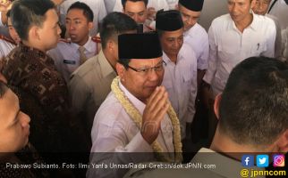 Bertelanjang Dada Bukti Prabowo Sehat-sehat Saja - JPNN.com