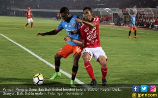 Bali United vs Perseru: Kecewa, Suporter Tungguin Wasit - JPNN.com