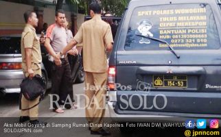 Aksi Mobil Goyang di Samping Rumah Dinas Kapolres - JPNN.com