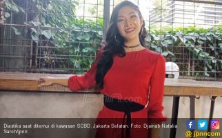 Kangen Nyanyi, Arsitek Cantik Ini Pulang ke Indonesia - JPNN.com