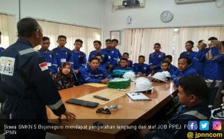 Keren, Pelajar SMKN 5 Bojonegoro UKK Migas secara Langsung - JPNN.com