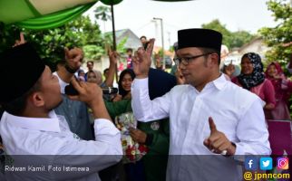 Pilkada Jabar: Ridwal Kamil - Uu Turun, Deddy - Dedi Naik - JPNN.com