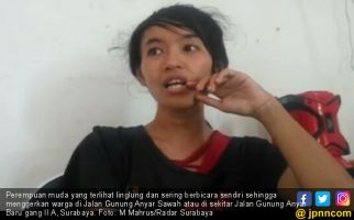 Perempuan Muda Linglung Gegerkan Warga - JPNN.com