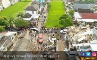 Video: 86 Rumah di Yogyakarta Diterjang Puting Beliung - JPNN.com