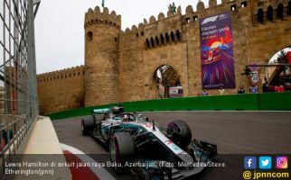 Hamilton Akui Kecepatan Mobilnya Berantakan di F1 Azerbaijan - JPNN.com