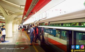 Waspada, Banyak Pria Mesum Rekam Isi Rok di MRT Singapura - JPNN.com