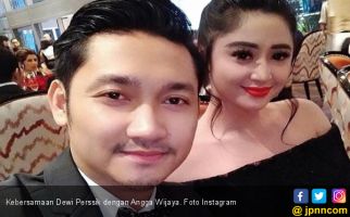 Angga Wijaya Bongkar Perlakuan Dewi Perssik kepada Mertua, Tak Disangka - JPNN.com