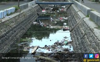 Kali Asem Tercemar Sampah - JPNN.com