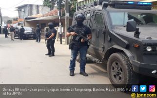 Gunakan Persuasi, Densus 88 Bekuk Tiga Teroris di Tangerang - JPNN.com