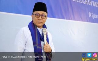 Ketua MPR Zulkifli Hasan: Bersatu, Kita Lawan Itu Teroris! - JPNN.com