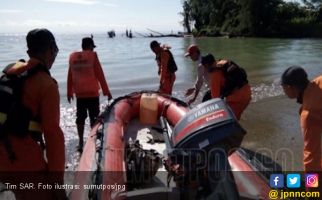 Perahu Terbalik, Bapak dan Anak Ditemukan Tewas Berpelukan - JPNN.com