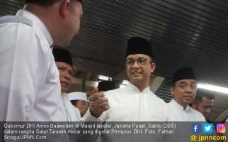 Konon Jemaah Tarawih Akbar Bareng Anies Hingga 60 Ribu Orang - JPNN.com