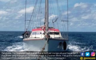 Lanal Ranai Evakuasi Kapal Yatch Berbendera Malaysia - JPNN.com