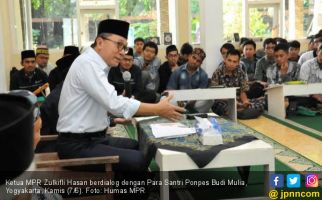 Zulkifli Hasan Tantang Pemuda Islam Rebut Jabatan Politik - JPNN.com