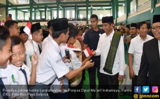 Silaturahmi ke Pesantren, Presiden Puji Ponpes Darul Ma'arif - JPNN.com