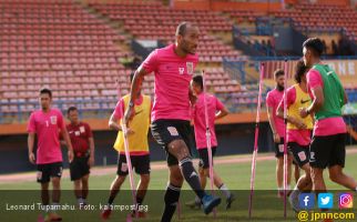 Leonard Pengoleksi Kartu Merah Terbanyak di Borneo FC - JPNN.com