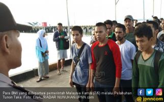 Cerita Buruh Migran Indonesia Berpuasa di Tahanan Malaysia - JPNN.com
