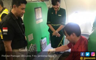 Pilot dan Pramugari Dites Urine di Jambi, Hasilnya Negatif - JPNN.com
