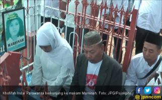 Khofifah Kembali ke Makam Marsinah - JPNN.com