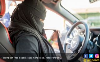 Banyak Hidung Belang, Perempuan Saudi Takut Menyetir Sendiri - JPNN.com