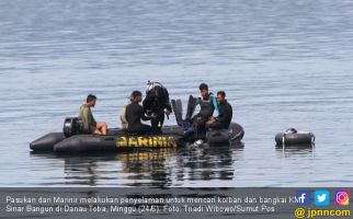 Danau Toba Memang Curam, Dalam Sekali - JPNN.com