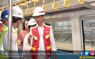 Jokowi Uji Coba LRT Pertama di Indonesia - JPNN.com