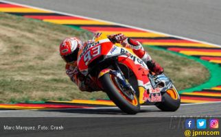 Latihan Bebas MotoGP Jerman: Lorenzo Ngebut, Marquez Santai - JPNN.com