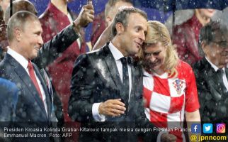 Foto-Foto Kemesraan Presiden Kroasia dan Presiden Prancis - JPNN.com