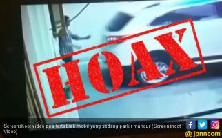 Video Viral Istri Tabrak Suami saat Mundurkan Mobil, Ngawur! - JPNN.com